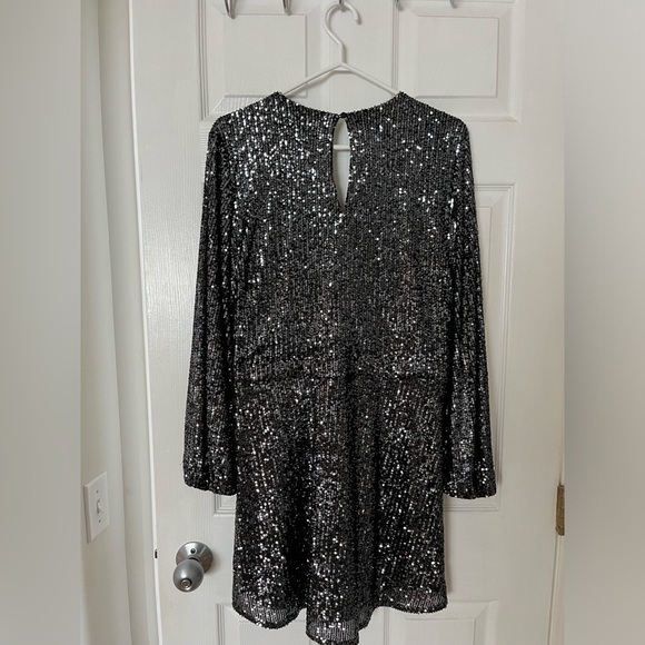 Heartloom Sequin Wrap Dress - Picture 4 of 4